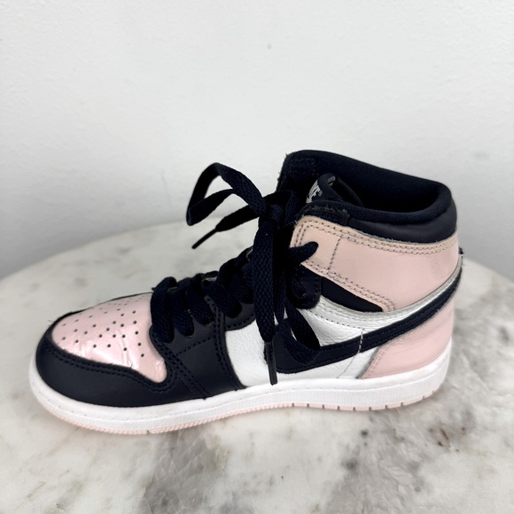 Air Jordan 1 Retro High OG "Bubble Gum" Sneakers Size 13 Kids - Picture 7 of 9
